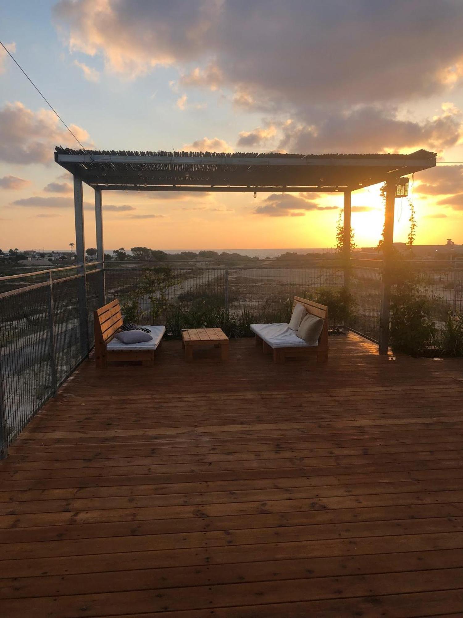 The Turquoise Suite On The Sea Trail, Atlit 外观 照片