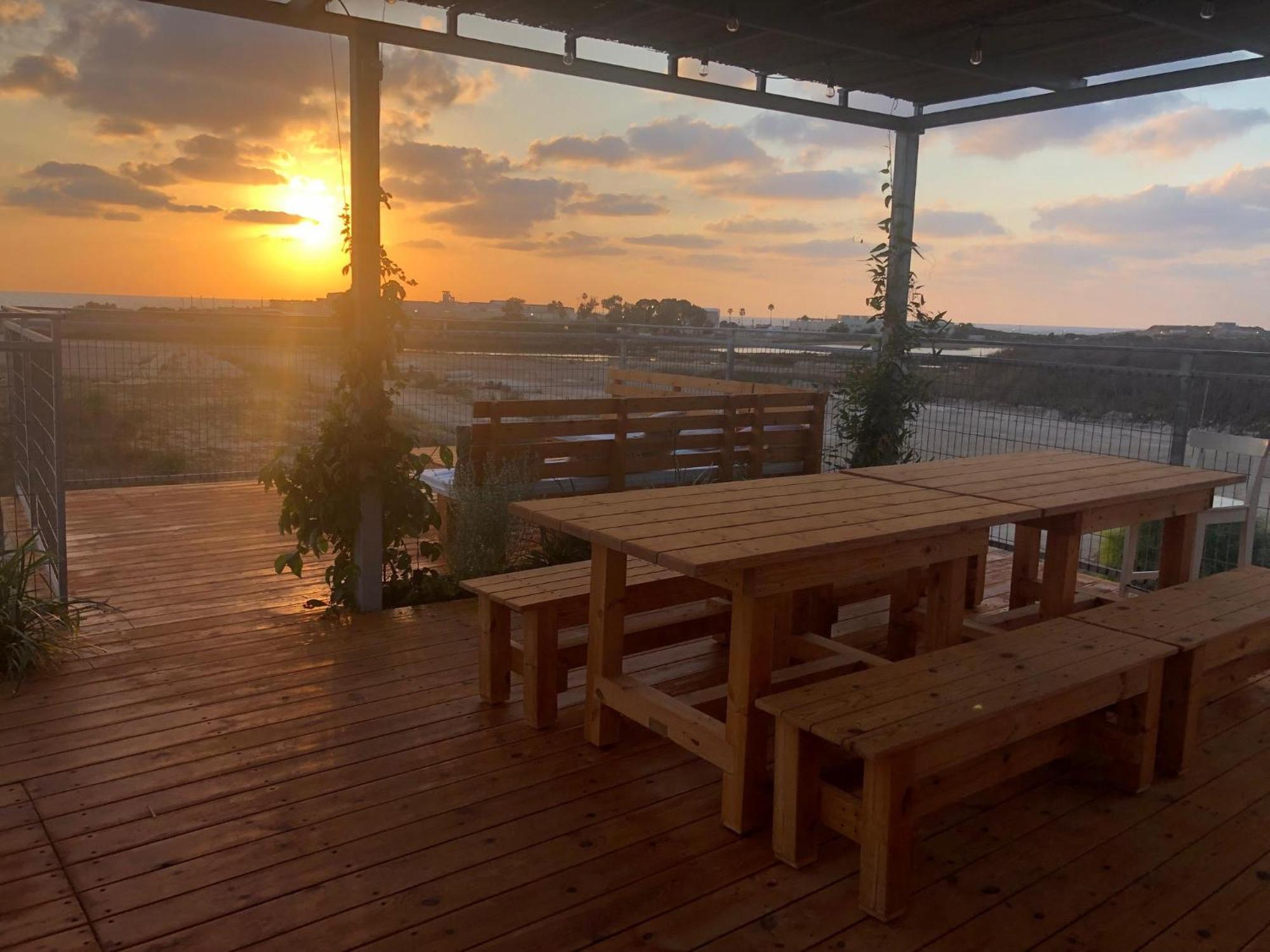 The Turquoise Suite On The Sea Trail, Atlit 外观 照片